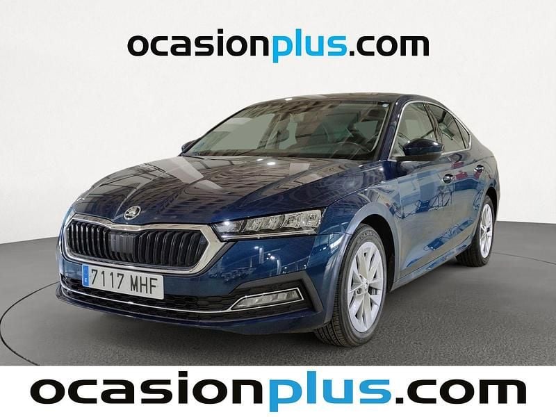 Azul Usado 2023 Skoda Octavia Selection Berlina | 23.173 € (Precio justo) - Imagen 1/4