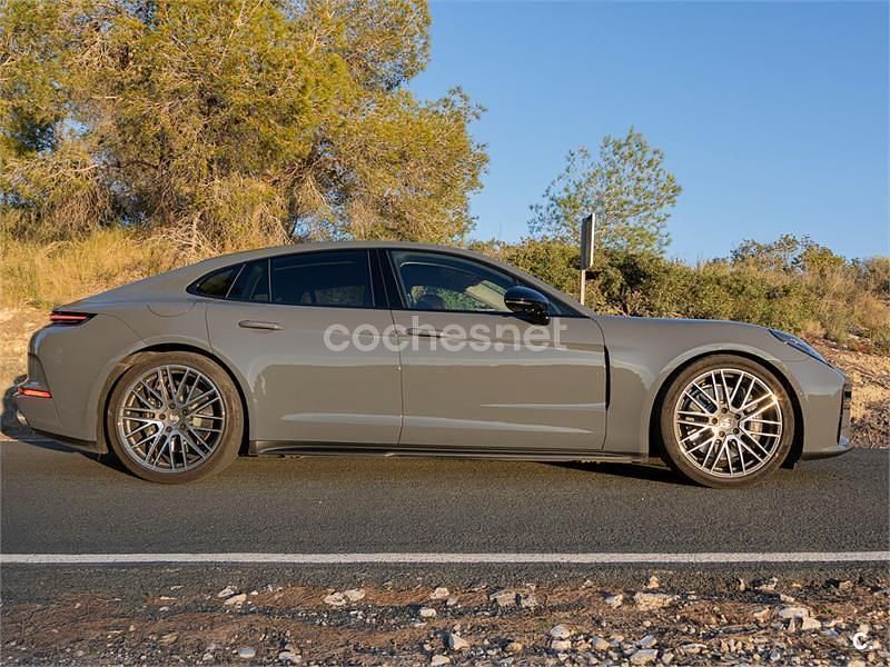 Usado Porsche Panamera 4 470 CV (345 kW) 2025 Gris / plata Berlina