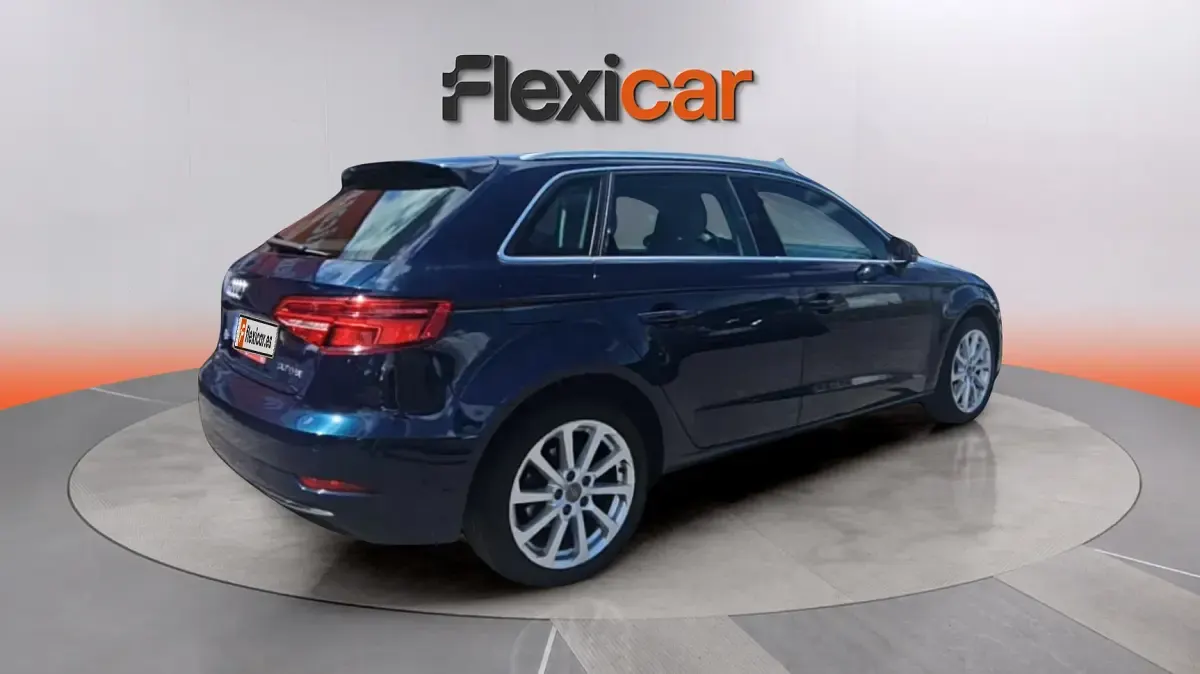 Usado Audi A3 Design 116 CV (85 kW) 2019 Azul Berlina