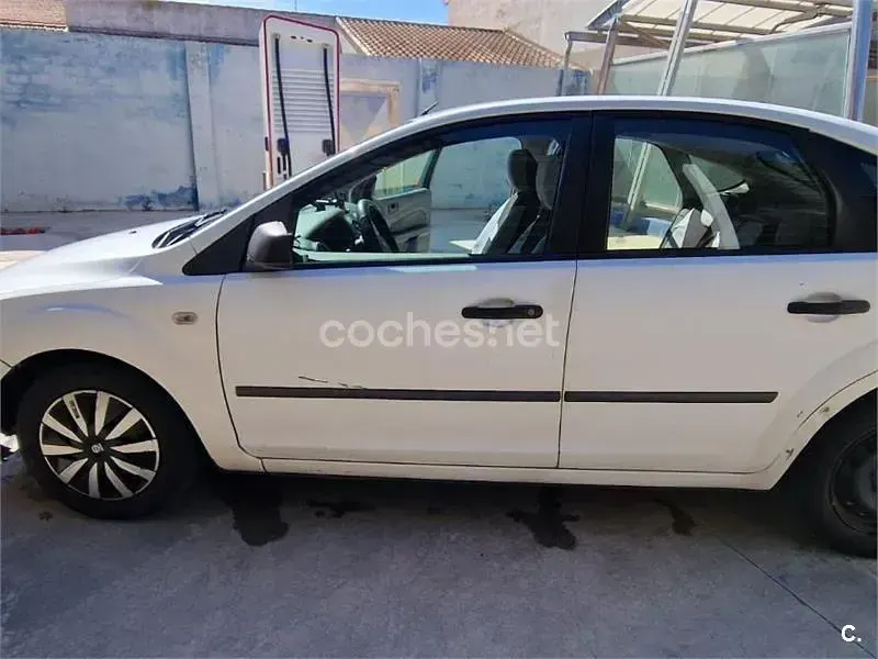 Usado Ford Focus Business Edition 90 CV (66 kW) 2007 Blanco Familiar