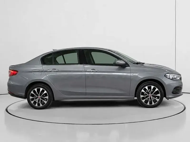 Usado Fiat Tipo Easy 120 CV (88 kW) 2017 Gris / plata Berlina