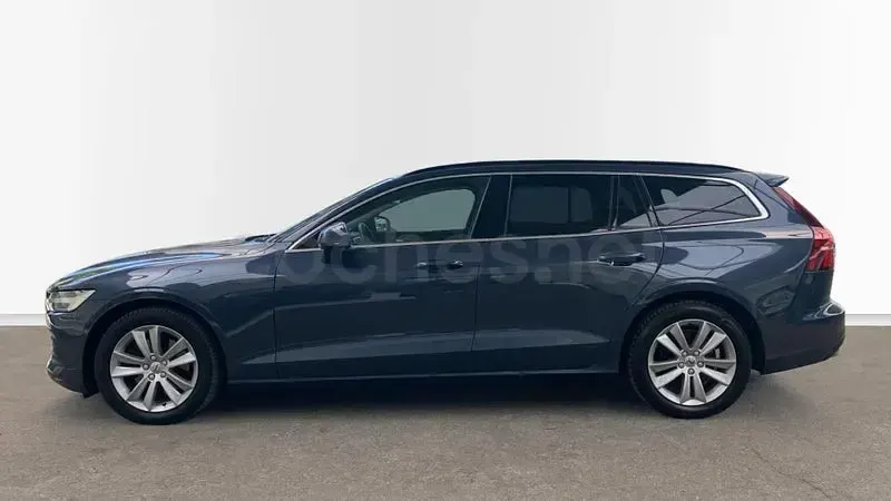 Usado Volvo V60 Momentum 197 CV (144 kW) 2021 Azul Familiar