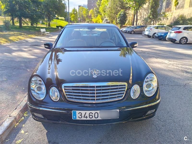 Negro Usado 2004 Mercedes E200 Elegance Berlina | 6500 € - Imagen 1/4