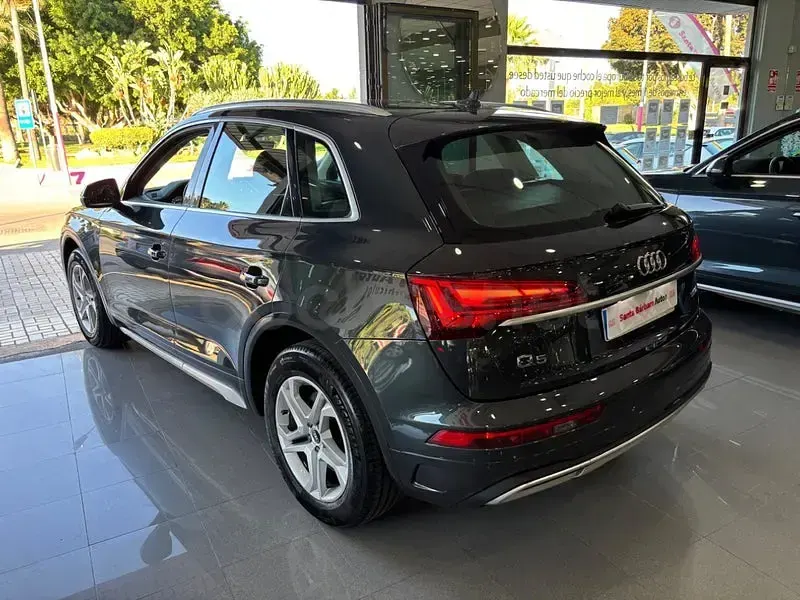 Usado Audi Q5 Advanced Plus 163 CV (119 kW) 2022 Gris / plata SUV