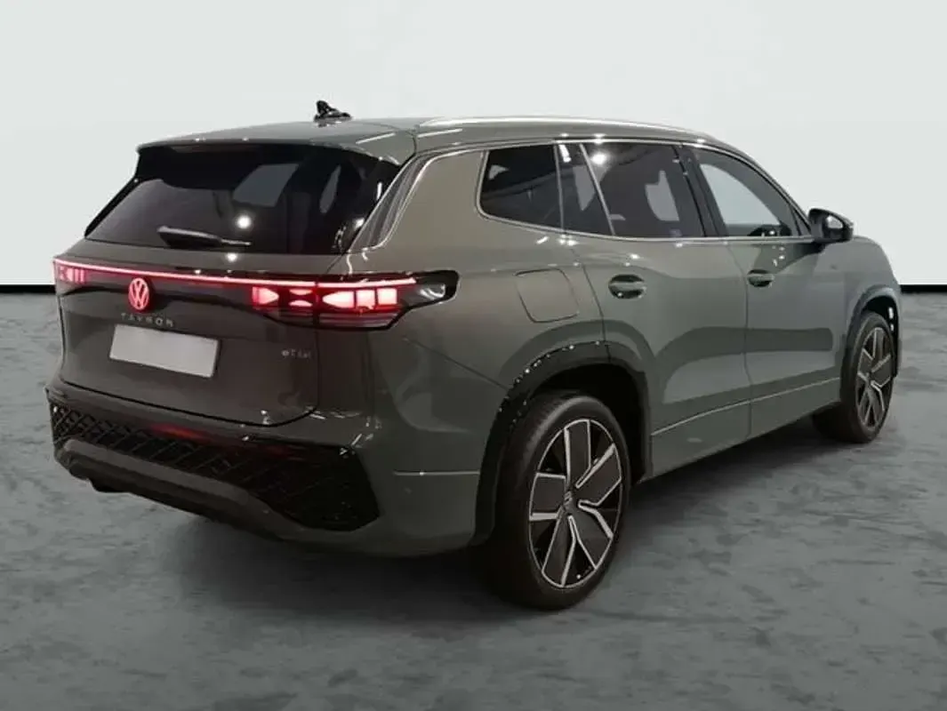 Usado VW Tayron R-line 150 CV (110 kW) 2026 Verde SUV
