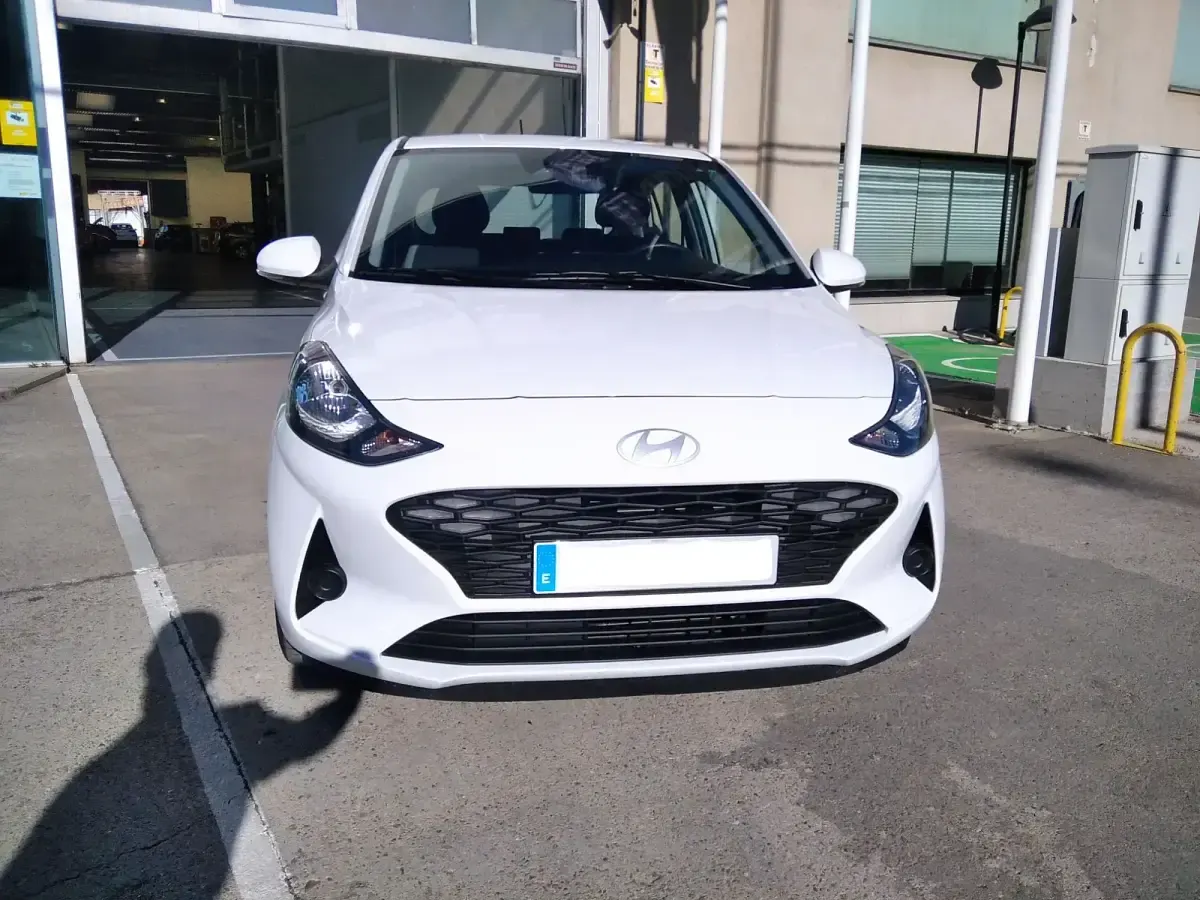 Usado Hyundai i10 63 CV (46 kW) 2025 Blanco Utilitario