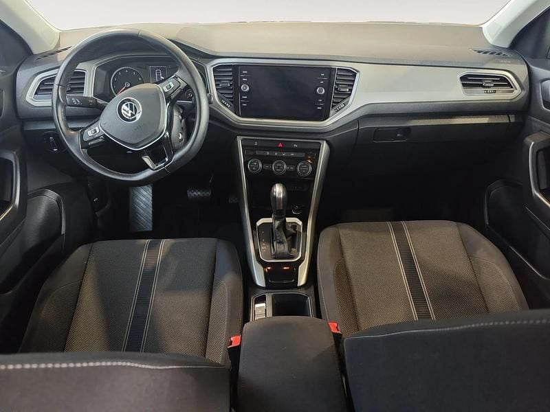 Usado VW T-Roc Advance 110 CV (80 kW) 2022 Gris/plata SUV