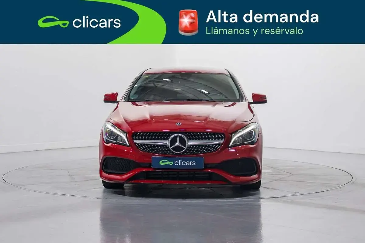 Usado Mercedes CLA180 122 CV (89 kW) 2018 Rojo Coupe