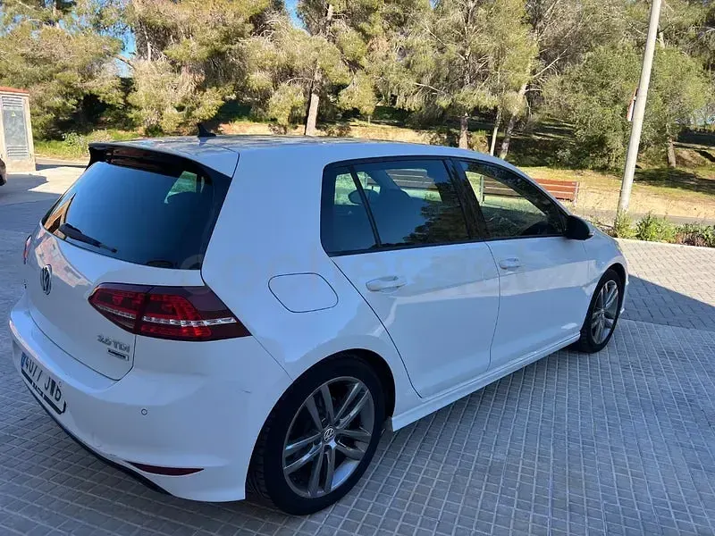 Usado VW Golf VII Advance 150 CV (110 kW) 2017 Blanco Berlina