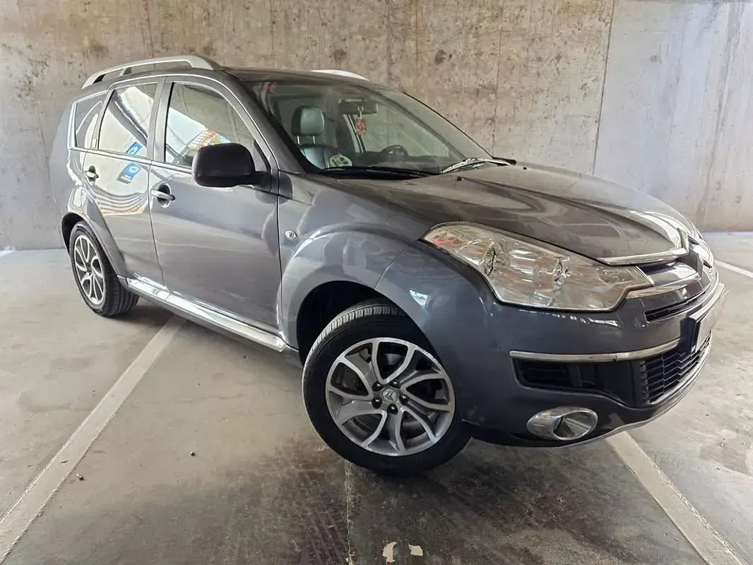 Usado Citroën C-Crosser Exclusive 160 CV (117 kW) 2008 Gris SUV