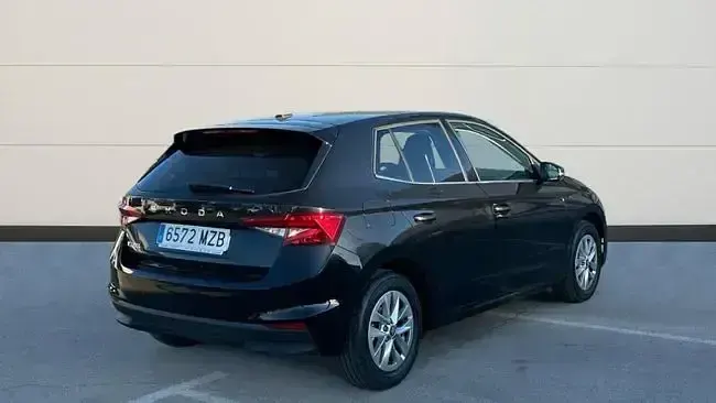 Usado Skoda Fabia Selection 95 CV (69 kW) 2025 Negro Utilitario