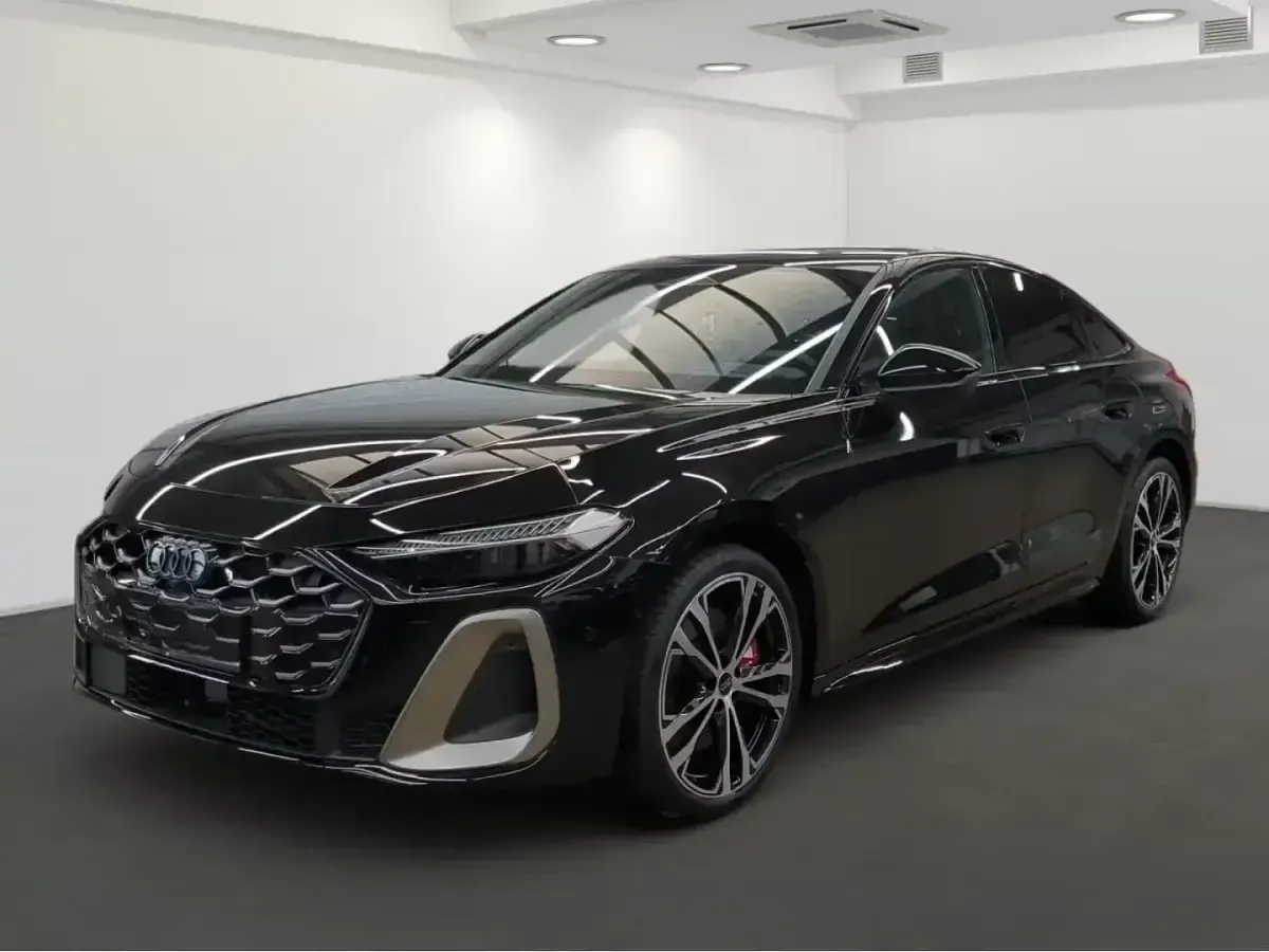 Usado Audi A5 Ambiente 367 HP (269 kW) 2025 Coupé