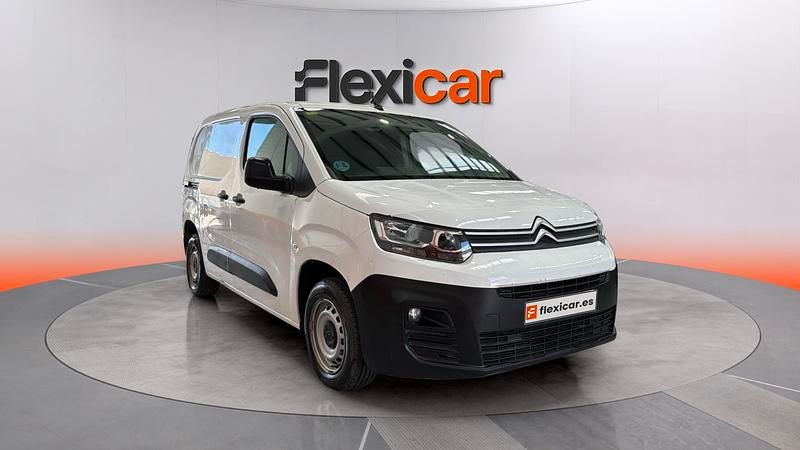 Usado Citroën Berlingo Live 102 CV (75 kW) 2022 Negro Monovolumen