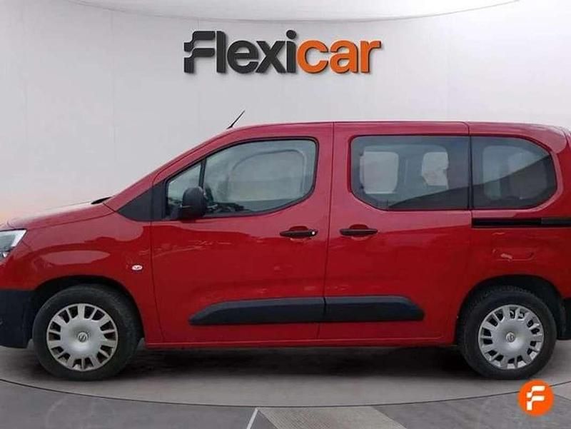 Usado Opel Combo Life Edition+ 131 HP (96 kW) 2021 Vermelho Monovolume