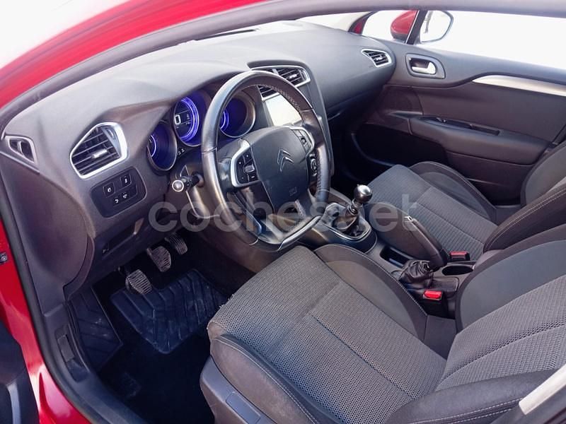 Usado Citroën C4 114 CV (83 kW) 2015 Rojo Berlina