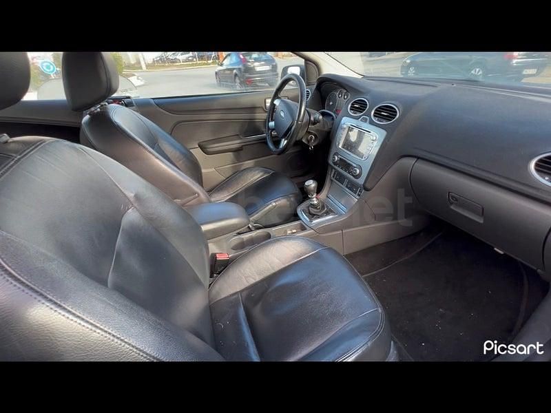 Usado Ford Focus Cabriolet Trend 136 CV (100 kW) 2008 Rojo Descapotable