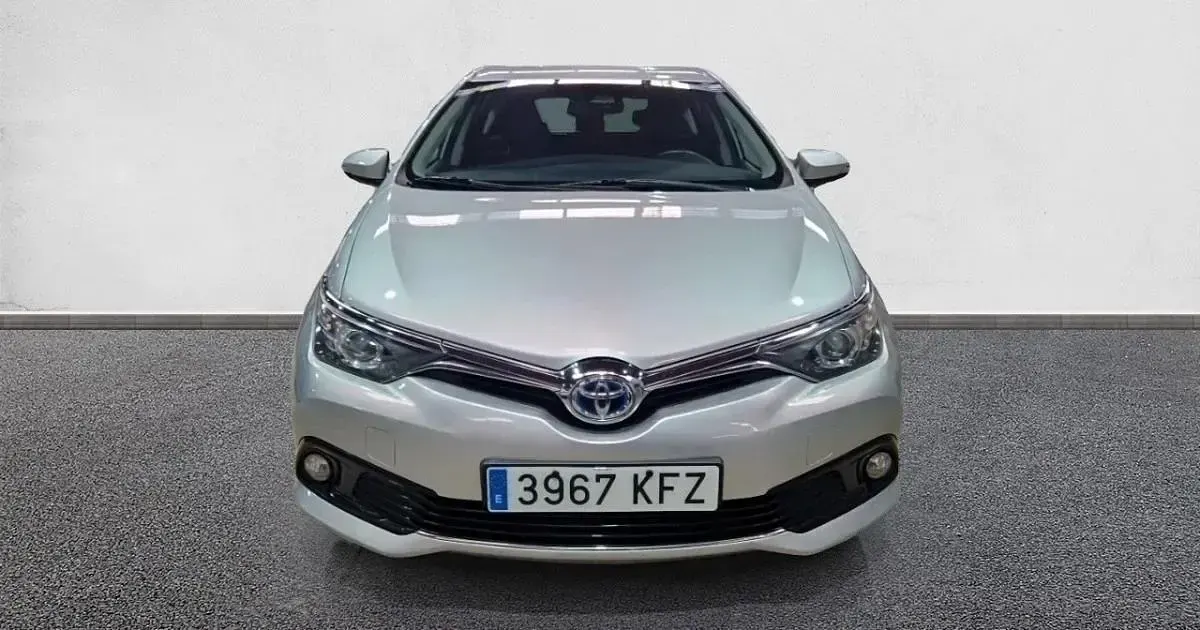 Usado Toyota Auris Hybrid Active 136 CV (100 kW) 2017