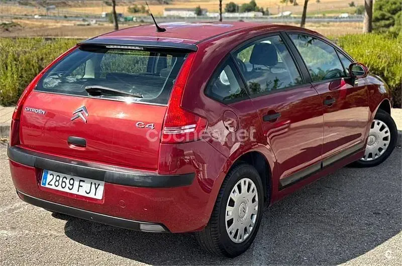 Usado Citroën C4 Exclusive 110 CV (80 kW) 2007 Rojo Berlina