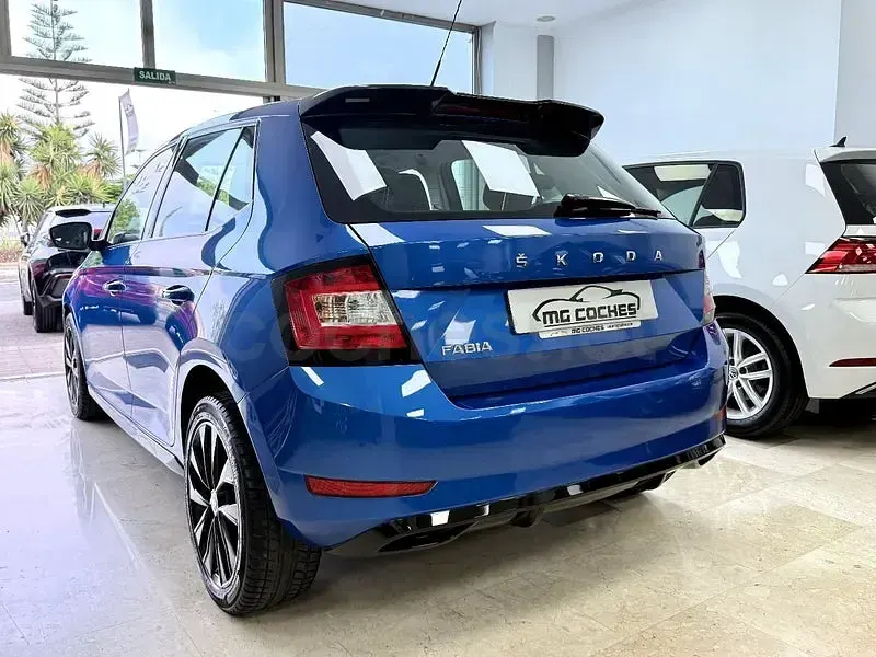Usado Skoda Fabia Active 95 CV (69 kW) 2021 Azul Utilitario