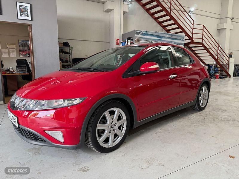 Rojo Usado 2009 Honda Civic Executive Berlina | 8500 € (Un poco caro) - Imagen 1/4
