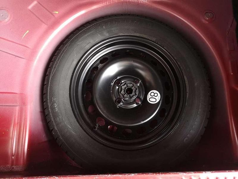 Usado Dacia Sandero Stepway Ambiance 90 CV (66 kW) 2017 Burdeos Utilitario