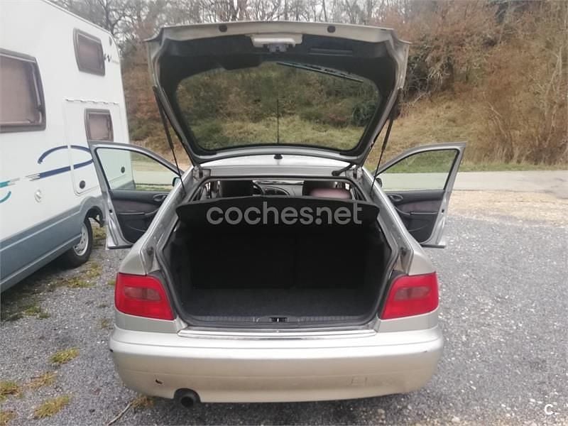 Usado Citroën Xsara 90 CV (66 kW) 2004 Gris / plata Berlina