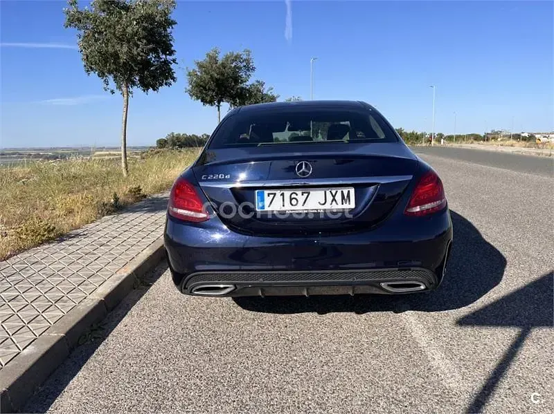 Usado Mercedes C220 AMG line 170 CV (125 kW) 2017 Azul Berlina