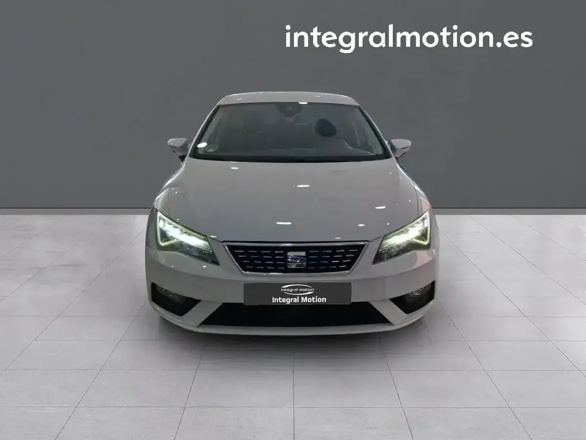 Usado Seat Leon XCELLENCE 149 CV (109 kW) 2019 Blanco