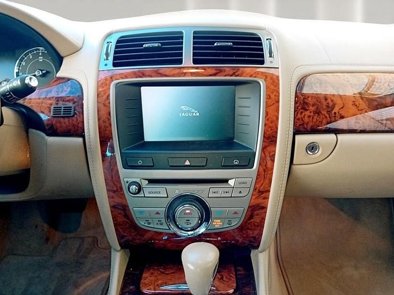 Usado Jaguar XK Portfolio 385 CV (283 kW) 2009 Negro metalizado Coupe