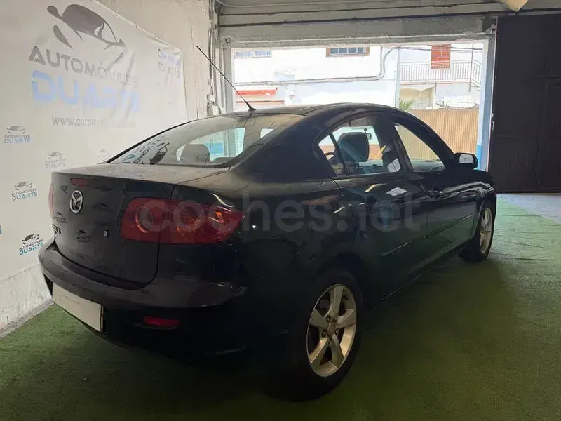 Usado Mazda 3 Sportive 109 CV (80 kW) 2005 Negro Berlina