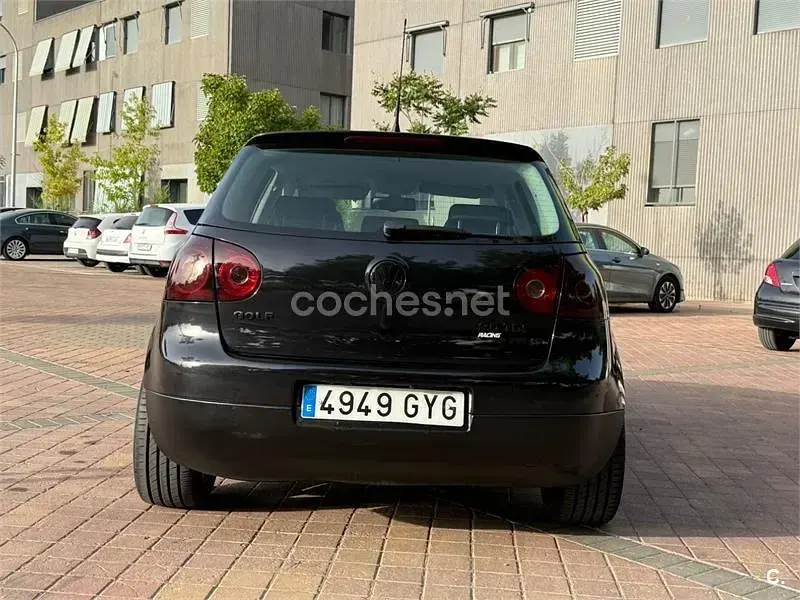 Usado VW Golf V Highline 140 CV (102 kW) 2007 Negro Berlina