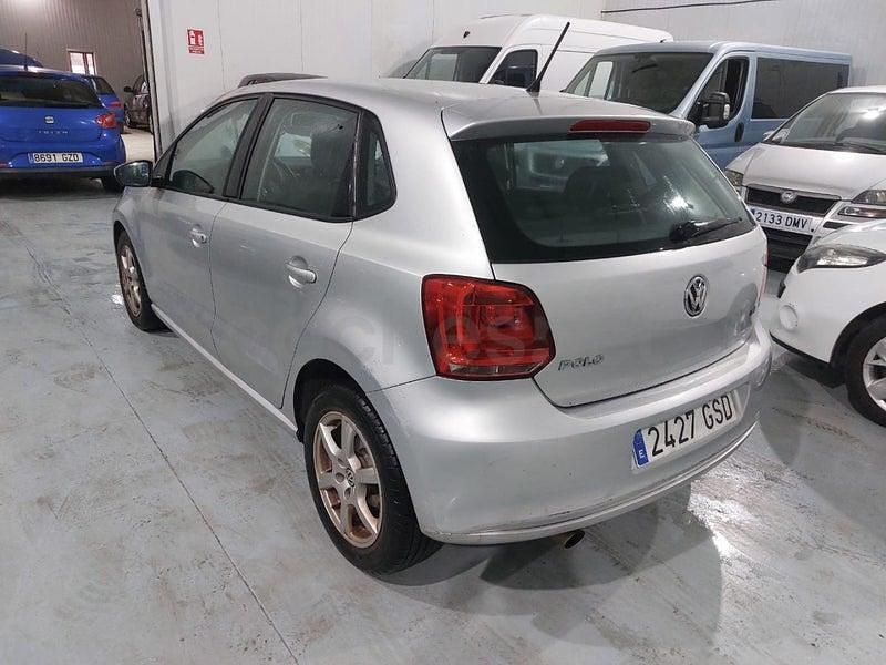 Usado VW Polo Advance 85 CV (62 kW) 2009 Gris / plata Utilitario