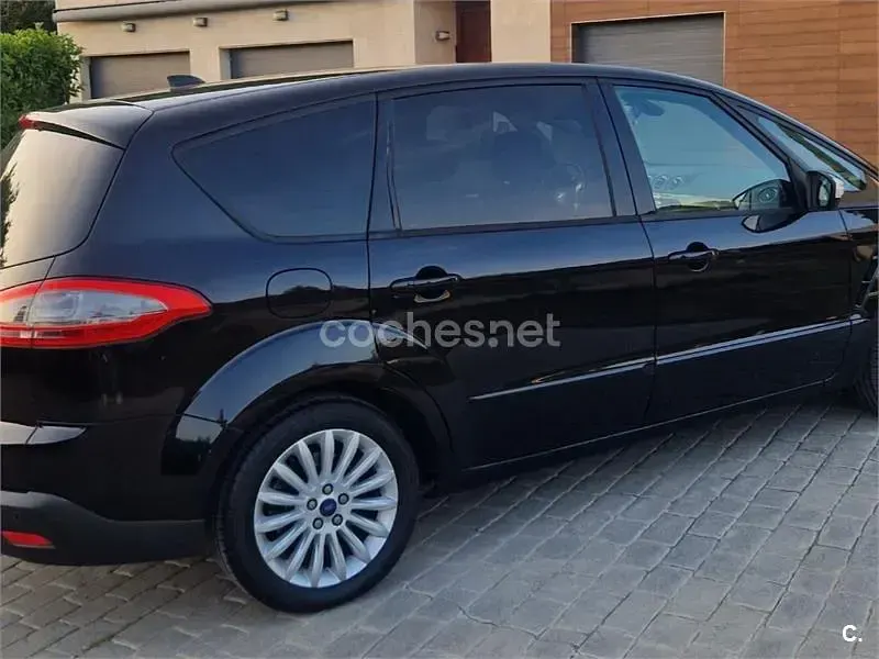 Usado Ford S-MAX Limited 140 CV (102 kW) 2014 Negro Monovolumen