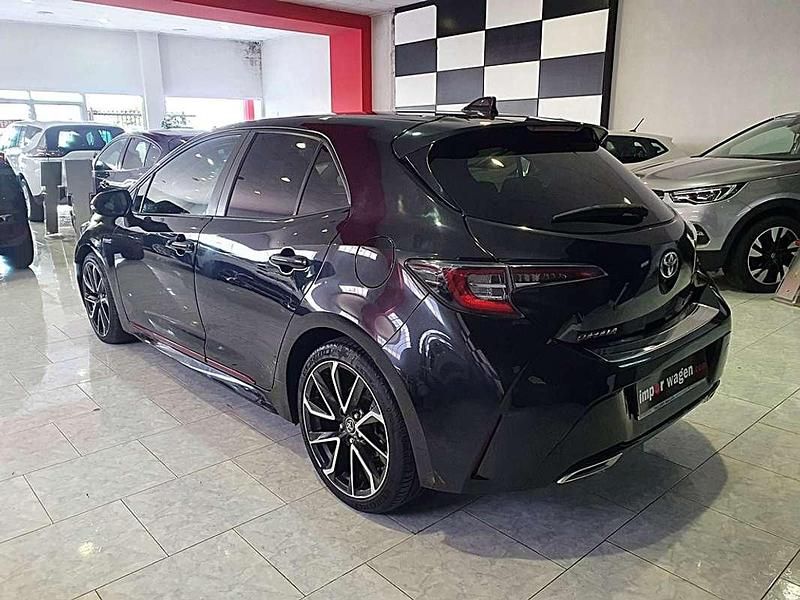 Usado Toyota Corolla Advance 184 CV (135 kW) 2022 Negro Utilitario