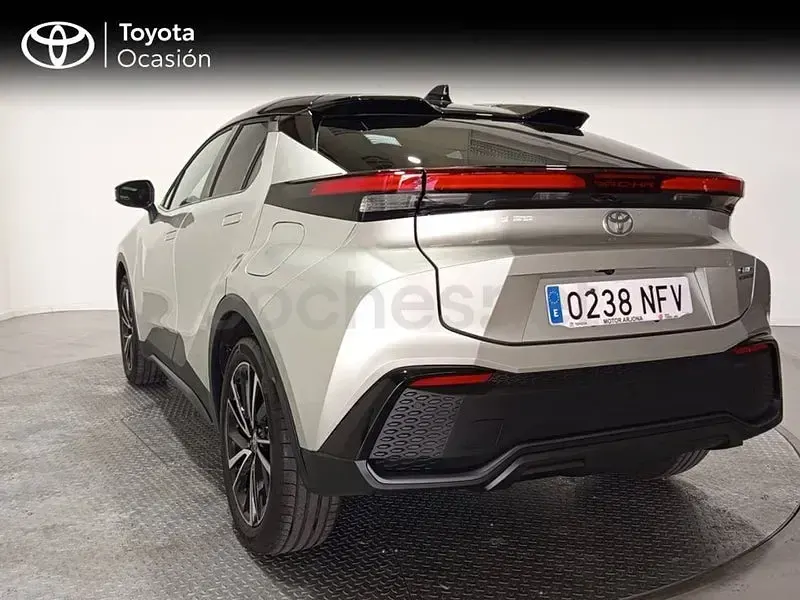Usado Toyota C-HR 223 CV (164 kW) 2025 Gris / plata SUV