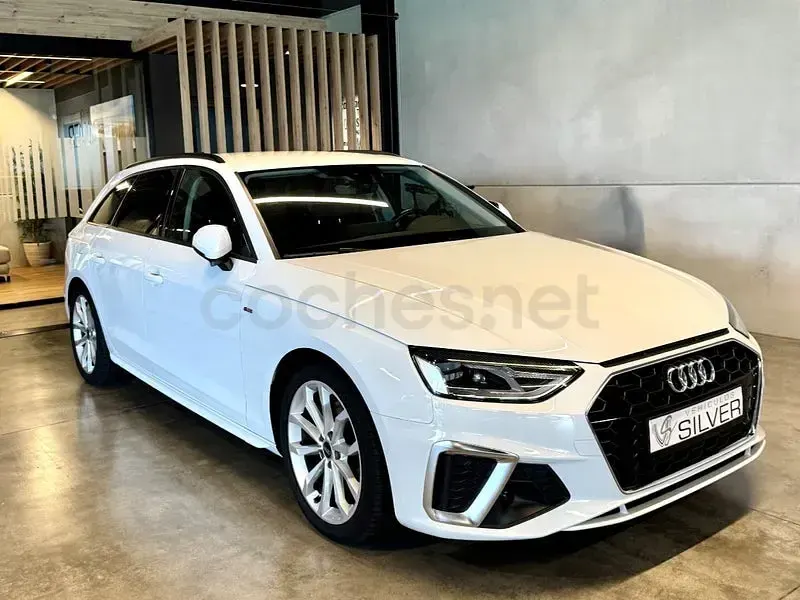 Usado Audi A4 S-Line 150 CV (110 kW) 2022 Blanco Familiar
