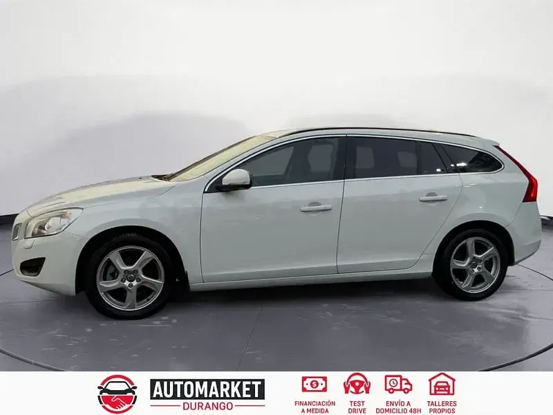 Usado Volvo V60 Momentum 163 CV (119 kW) 2012 Blanco Familiar