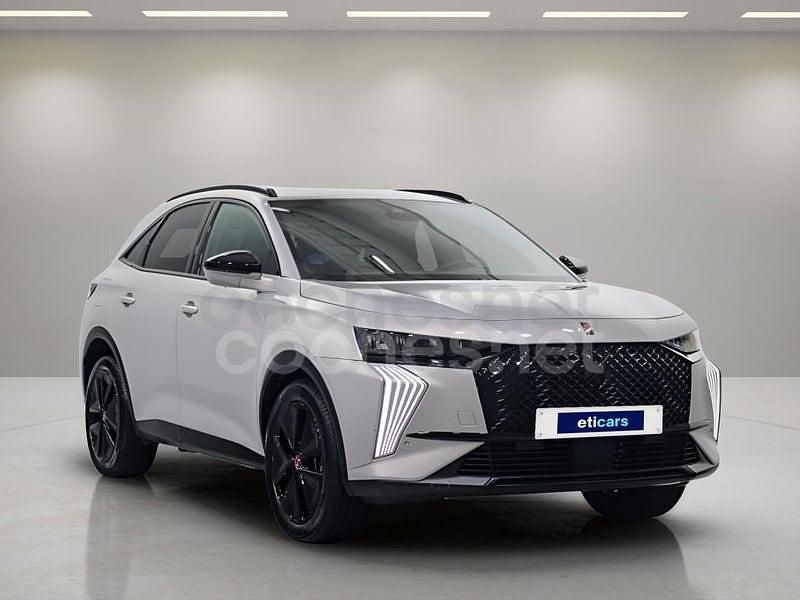 Usado DS Automobiles DS7 Crossback Performance 130 CV (95 kW) 2024 Gris / plata SUV