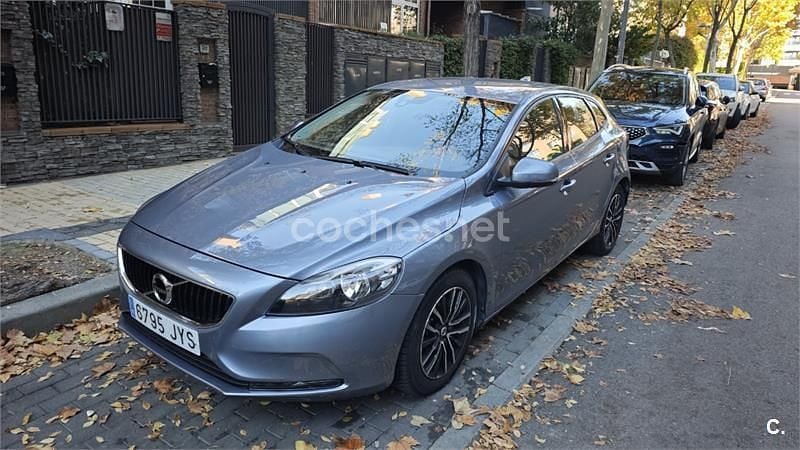 Usado Volvo V40 Inscription 122 CV (89 kW) 2017 Gris / plata Berlina