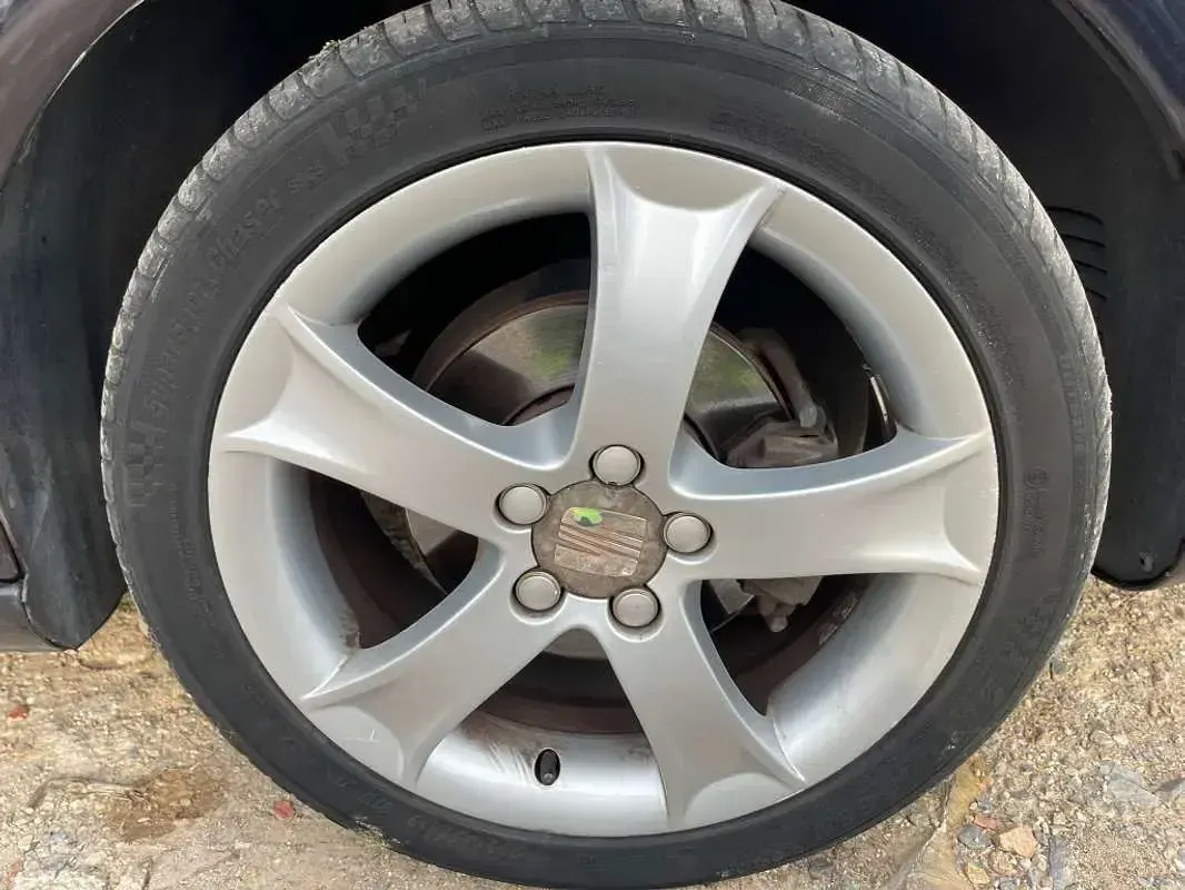 Usado Seat Ibiza 105 CV (77 kW) 2007 Negro Utilitario