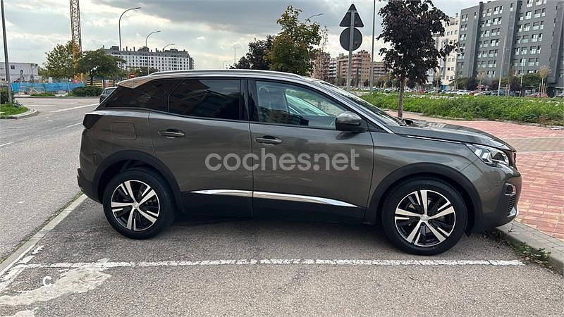 Usado Peugeot 3008 Allure 130 CV (95 kW) 2017 Gris / plata SUV