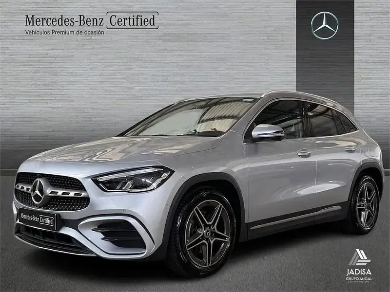Usado Mercedes GLA200 163 CV (119 kW) 2025 Gris / plata SUV