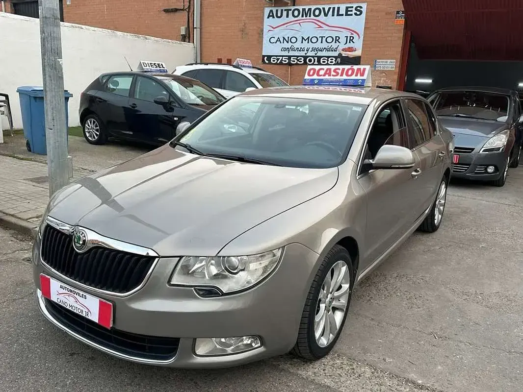 Usado Skoda Superb Ambition 139 CV (102 kW) 2013 Beige Utilitario