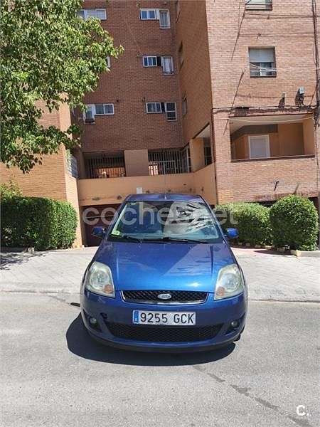 Azul Usado 2008 Ford Fiesta Futura Utilitario | 2300 € (Buen precio) - Imagen 1/4