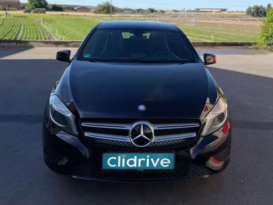 Usado Mercedes A180 Style 122 CV (89 kW) 2015 Gris Utilitario