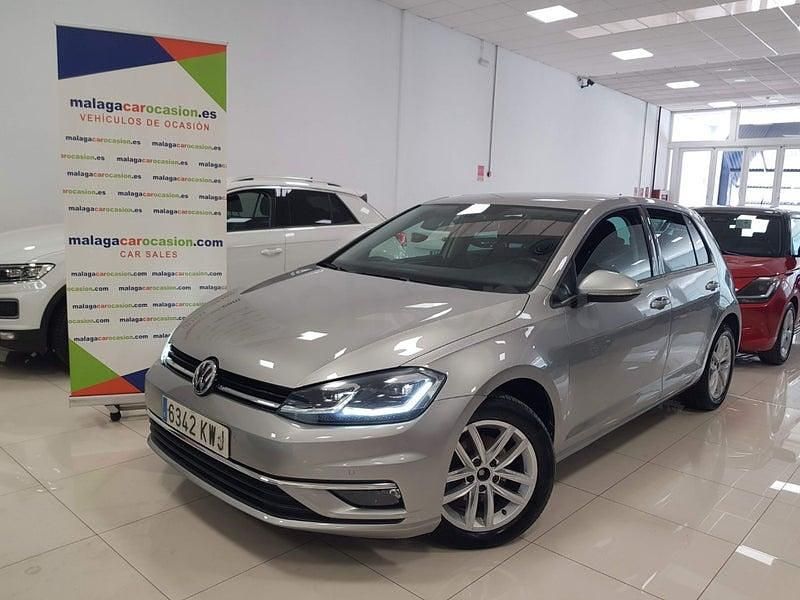 Usado VW Golf VII Advance 115 CV (84 kW) 2019 Gris / plata Berlina