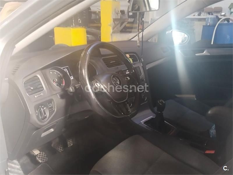 Usado VW Golf VII Advance 110 CV (80 kW) 2016 Gris / plata Berlina
