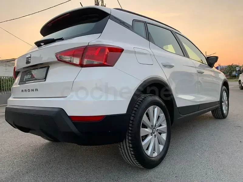 Usado Seat Arona Style 95 CV (69 kW) 2019 Blanco SUV