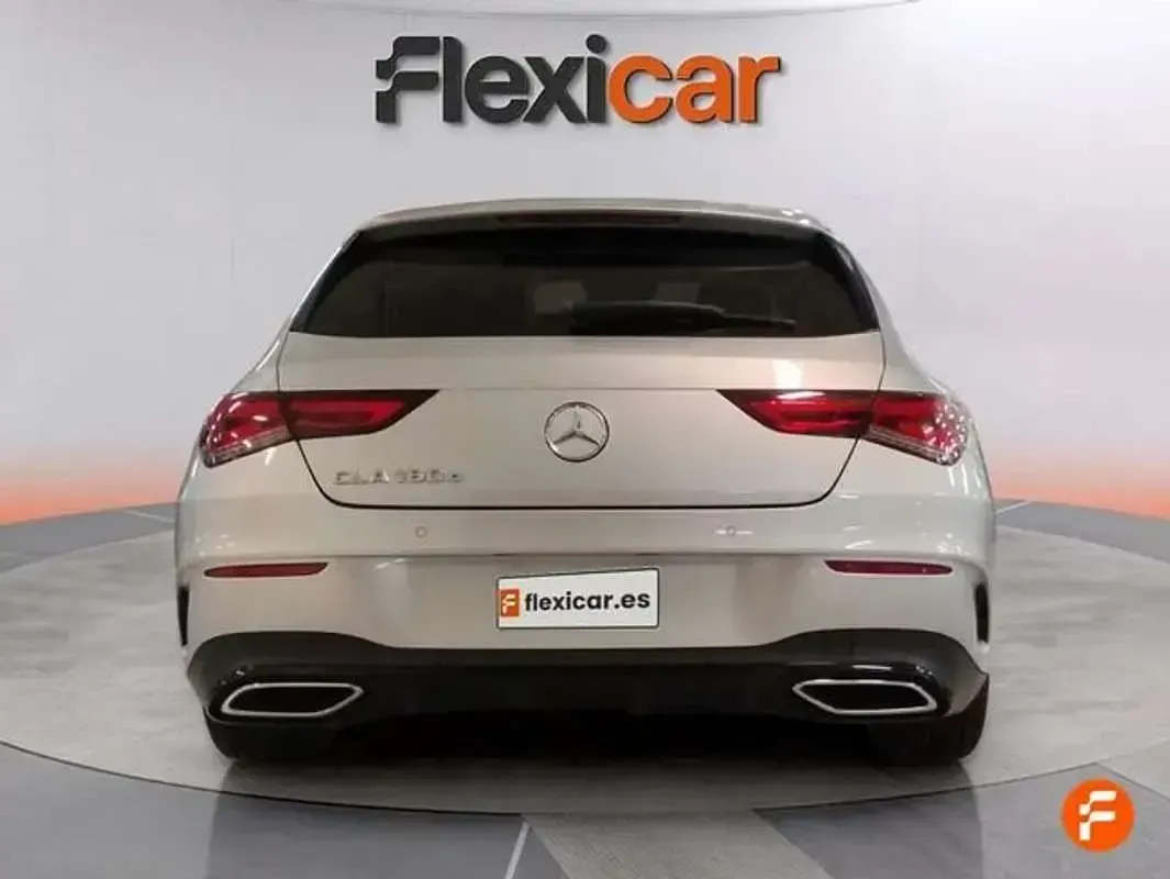 Usado Mercedes CLA180 Shooting Brake 116 CV (85 kW) 2021 Gris Familiar