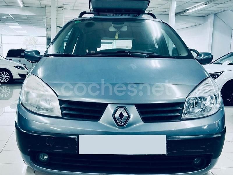 Gris / plata Usado 2005 Renault Scénic II Dynamique Monovolumen | 3900 € (Un poco caro) - Imagen 1/4